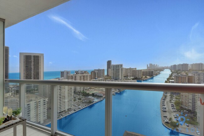 Building Photo - 2602 E Hallandale Beach Blvd