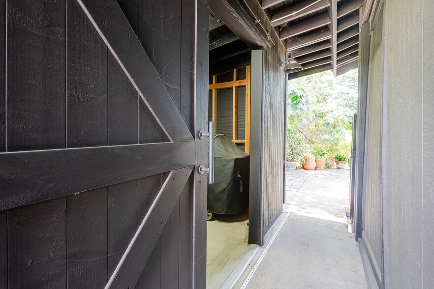 Building Photo - 954 Encino Vista Dr