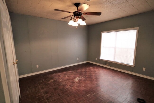 Building Photo - 2708 Avenue N