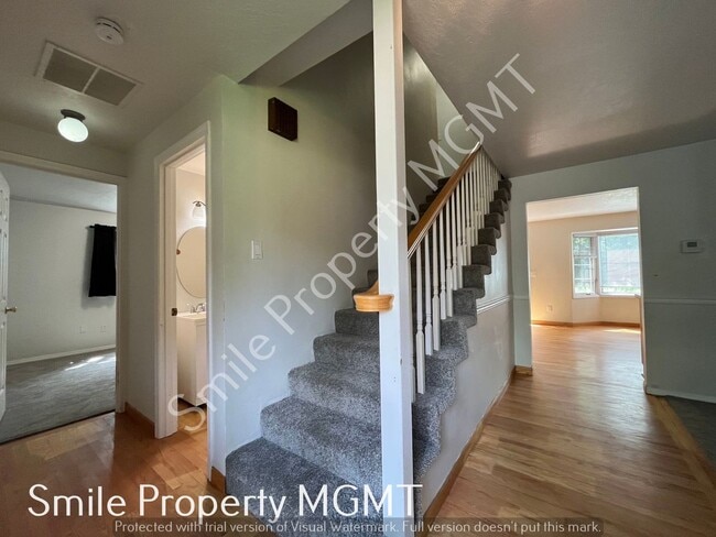 Building Photo - Spacious 5 bedrooms house in Beaverton