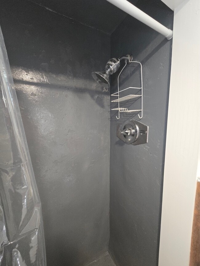 Building Photo - 316 N Walnut St