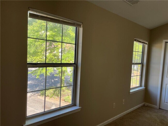 Building Photo - 2295 Fairways Ct