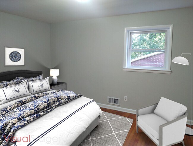 Building Photo - 3 bedroom 1 bath house- pet friendly available now