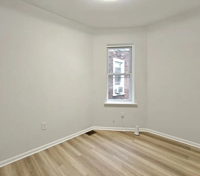 Building Photo - 5415 Media St