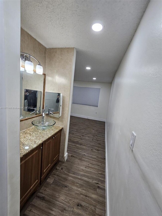 Building Photo - 2266 SW 81st Ave