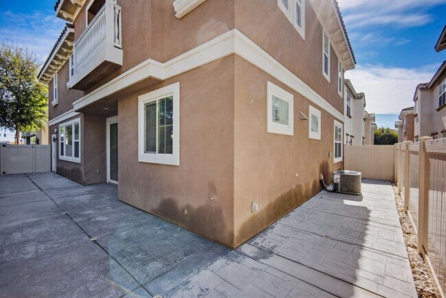 Building Photo - NEW LISTING 4 Bedroom, 3 Bathroom, 2 Garage Detached Condominium, with HVAC, Tankless Water Heate...