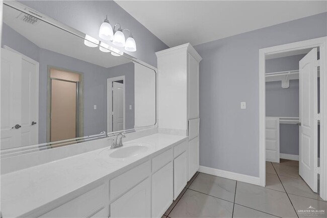Building Photo - 7725 Wagon Trail Dr