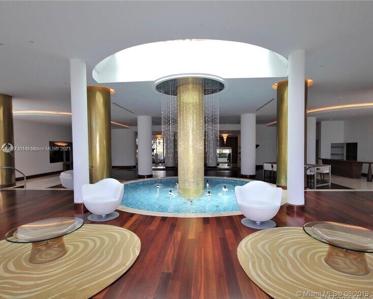 Building Photo - 5161 Collins Ave