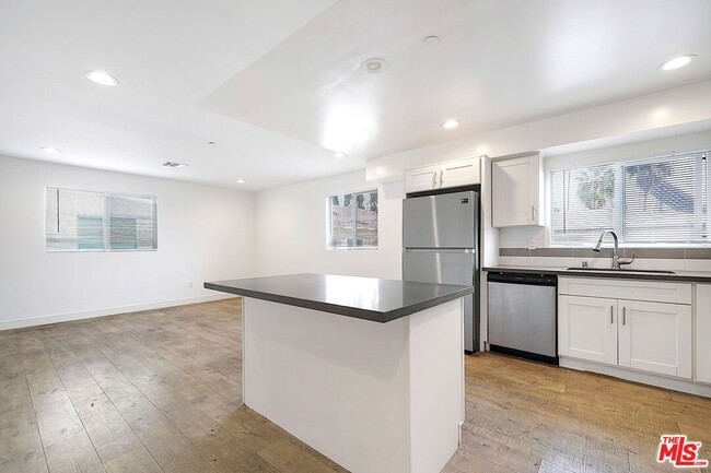 Building Photo - 14228 Sylvan St