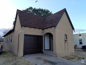 Building Photo - CLASSIC HOME IN CENTRAL CLOVIS