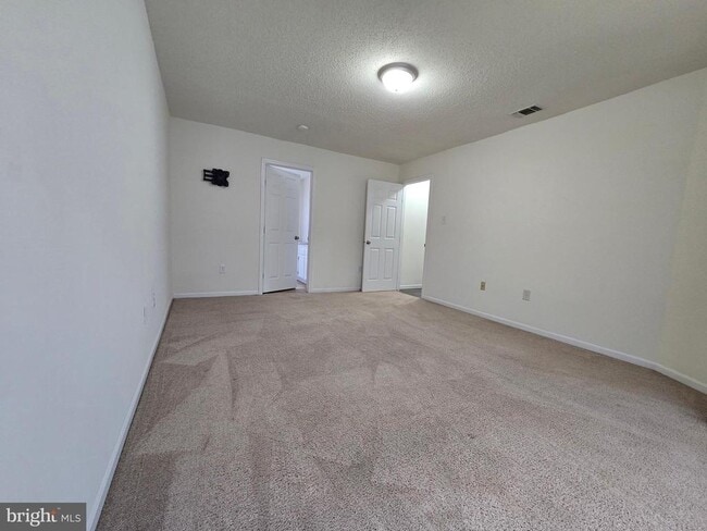 Building Photo - 23 Lordship Ln