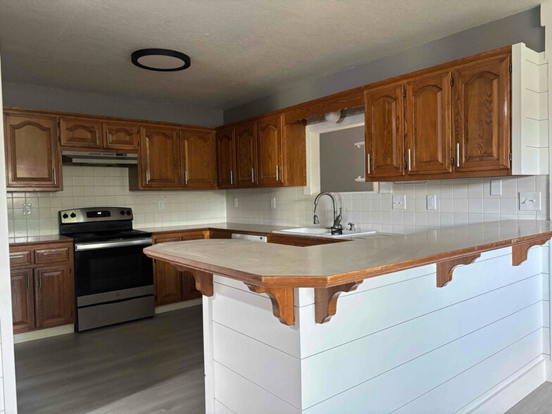 Building Photo - 1815 S K St