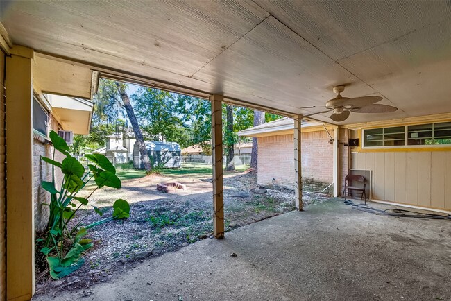 Building Photo - 1810 Indian Shores Rd