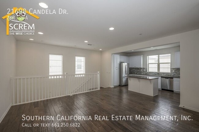 Building Photo - Updated Two Bedroom Detached Home in Gated...