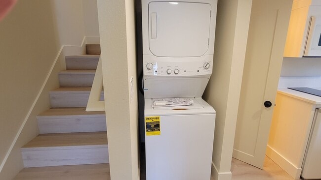 Building Photo - New Construction 1 bedroom + sleeping loft...