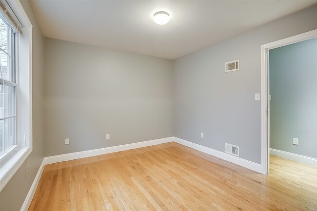 Building Photo - 115 Webster Ave