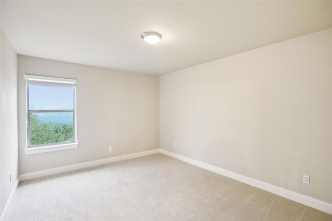 Building Photo - 10504 Prezia Dr