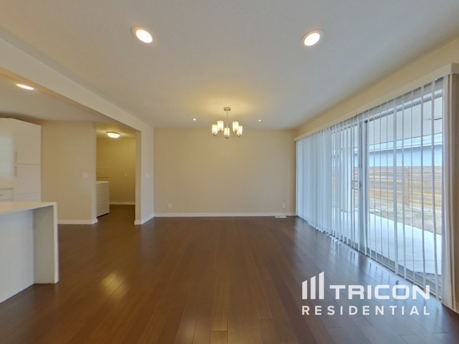 Building Photo - 2337 S Elm Dr