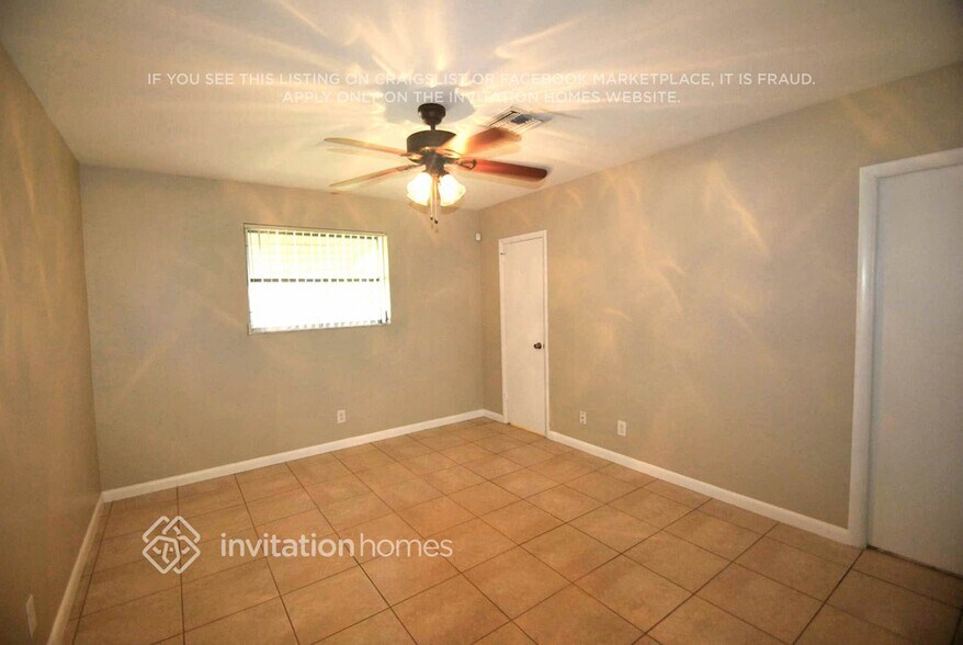 Building Photo - 921 E Hawthorne Cir