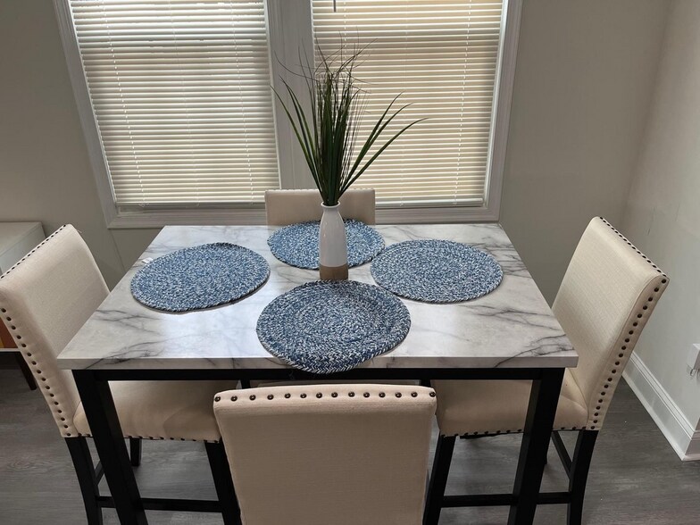 Building Photo - 5207 38th Ave