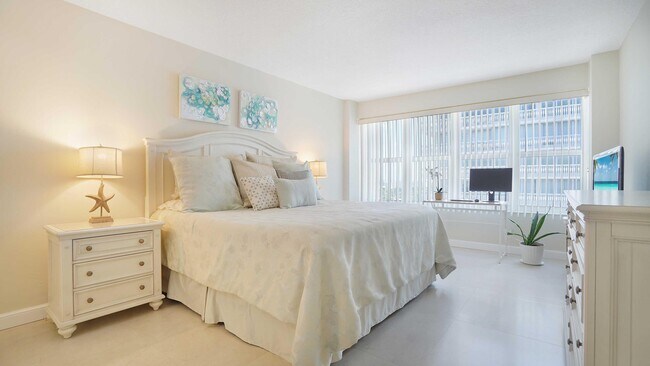 Building Photo - 4010 Galt Ocean Dr