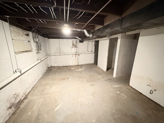 Building Photo - 109 S 13th St