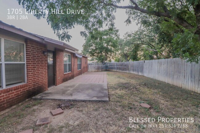 Building Photo - 1705 Liberty Hill Dr