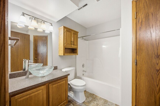 Building Photo - Ankeny Condo for Rent