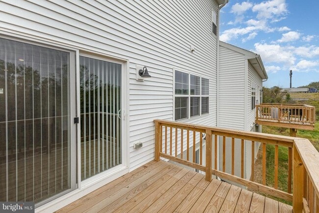 Building Photo - 7880 Briarwood Dr