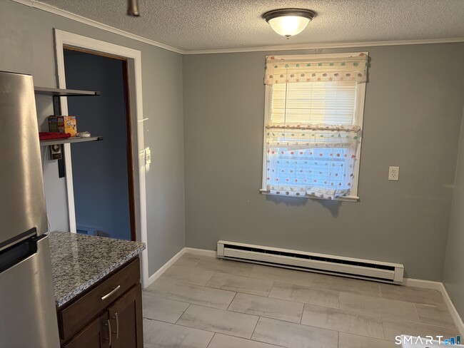 Building Photo - 129 Douglas St