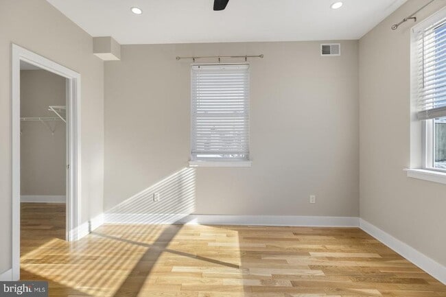 Building Photo - 912 Ellsworth St