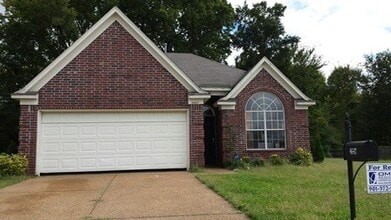 Building Photo - UNDER REPAIR