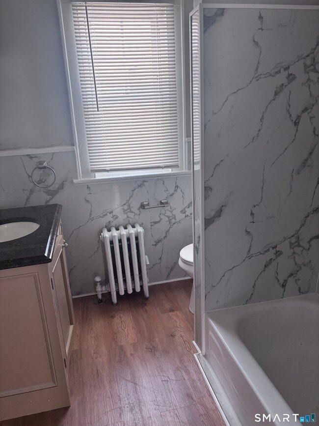 Building Photo - 624 Bishop Ave