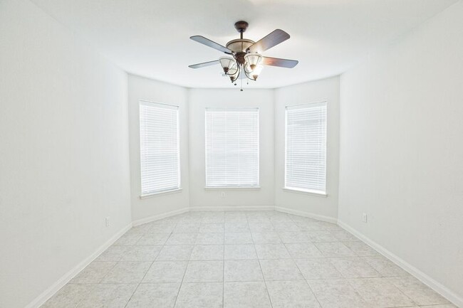 Building Photo - 1829 Persimmon Dr