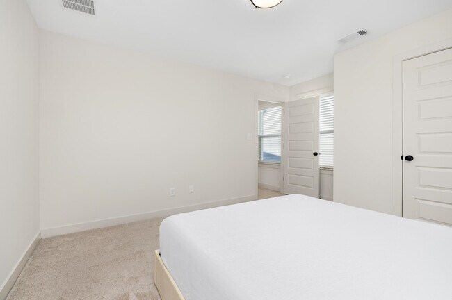 Building Photo - 5628 Gerber Rd