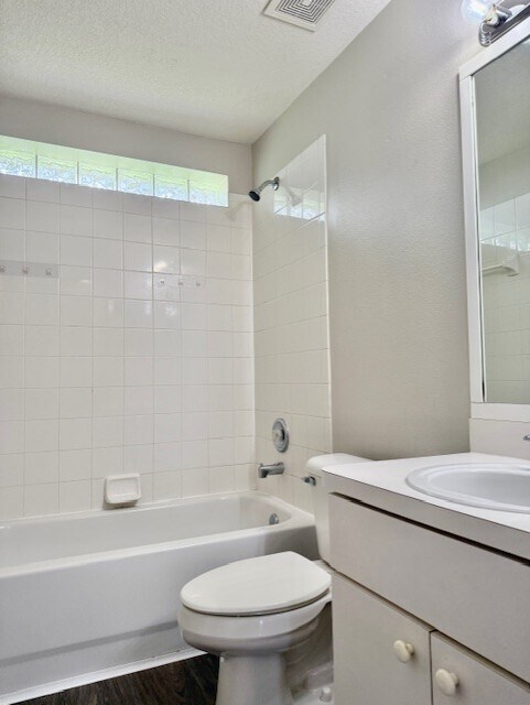 Building Photo - 28510 Seashell Ct