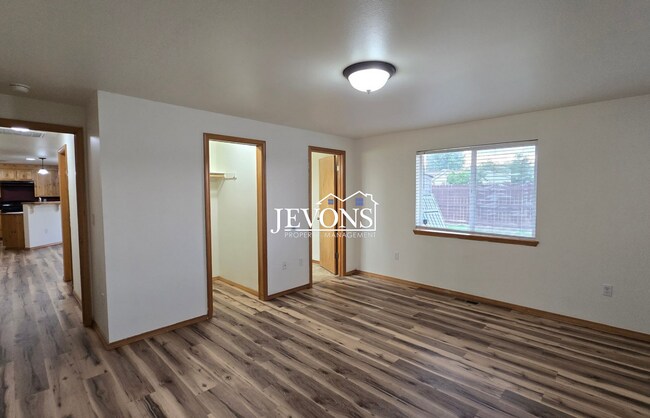Building Photo - 2134 S 64th Ave