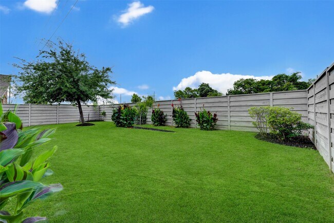 Building Photo - 2603 Deerwood Heights Ln