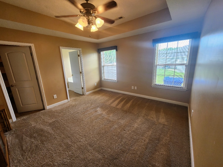 Building Photo - 2803 Green Pond Cir