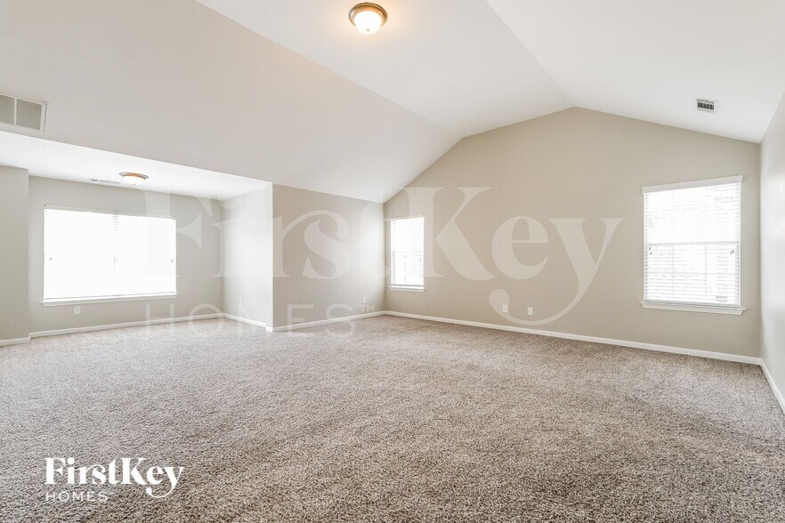 Building Photo - 7864 Wrotham Cir