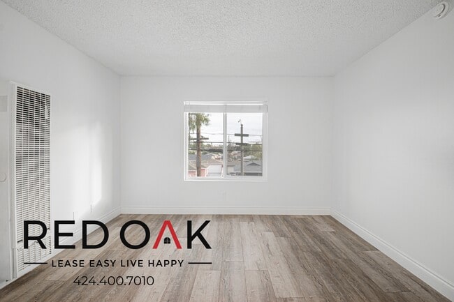 Building Photo - 706 McDonald Ave