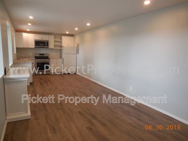 Building Photo - 307 E 30th St