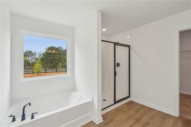 Building Photo - 522 Silverleaf Trl