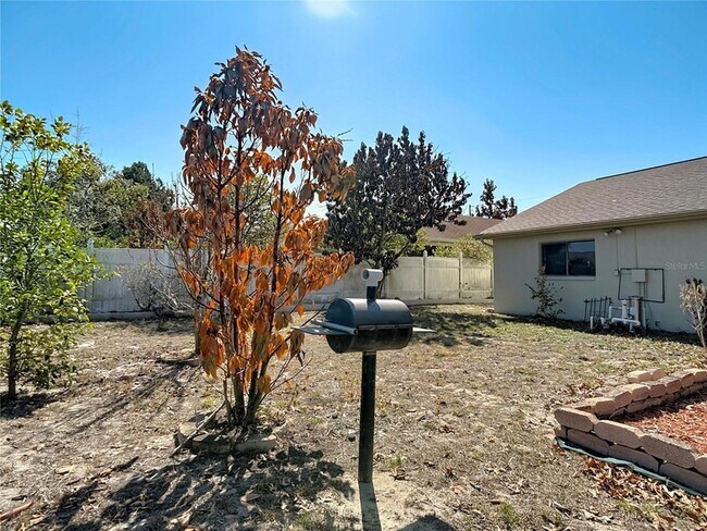 Building Photo - 5066 Woodbine St