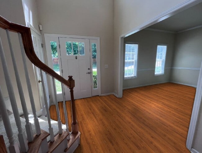 Building Photo - 417 Oakhall Dr