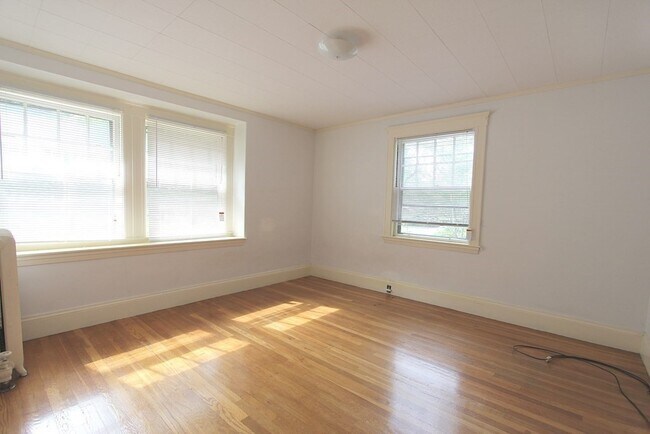 Building Photo - 97 Langdon St