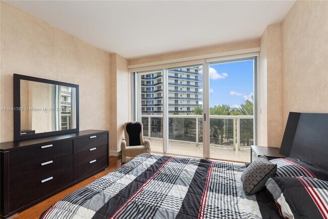 Building Photo - 9601 Collins Ave