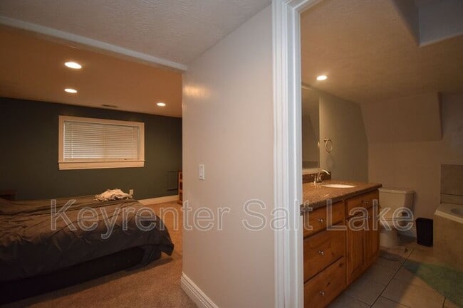 Building Photo - 6502 S 5180 W