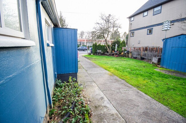 Building Photo - KIL-2121-2125