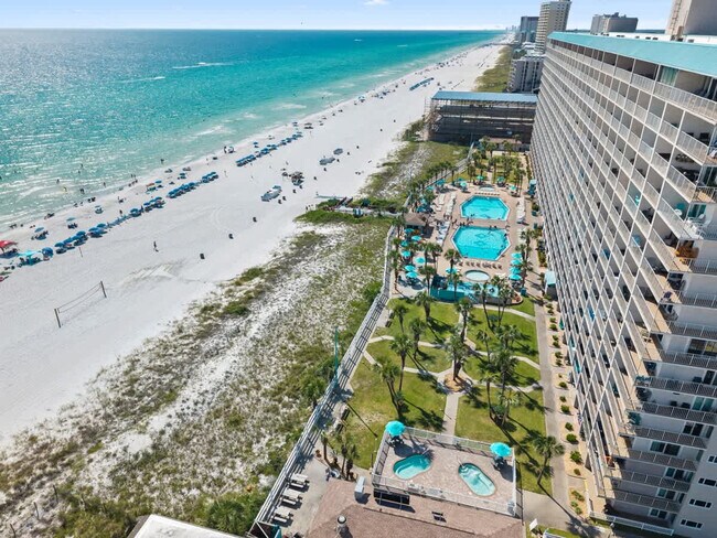 Building Photo - 8743 Thomas Dr